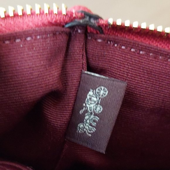 NWT COACH LARGER CORNER ZIP WRISTLET (IM/RED APPLE) - Picture 11 of 15
